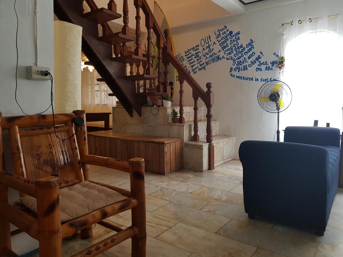 Go Surfari House Hostel Baler Exterior photo