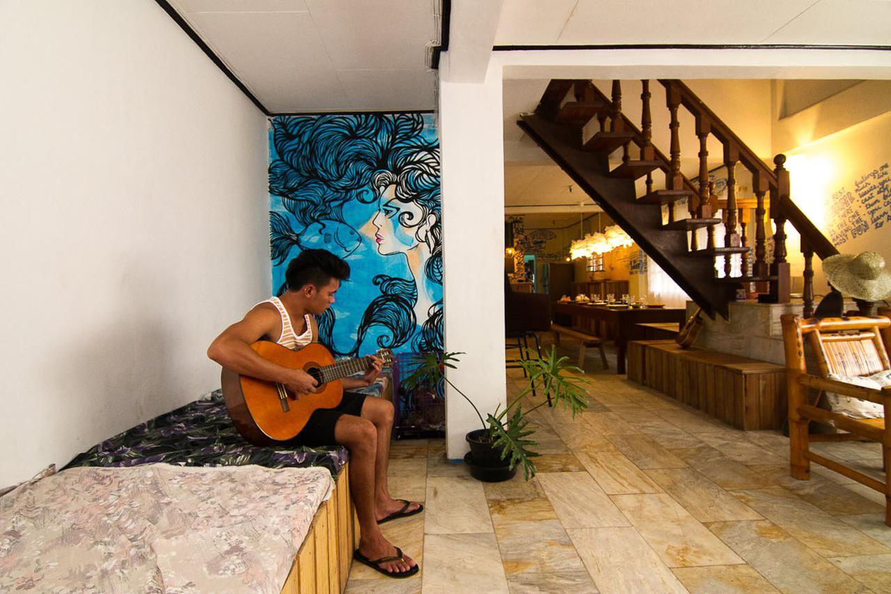 Go Surfari House Hostel Baler Exterior photo